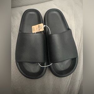 VS Pink Pillow Slides